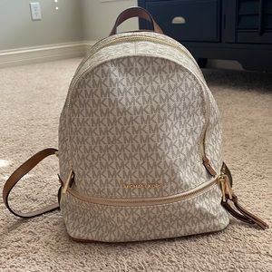 Michael Michael Kors Rhea Medium Logo Backpack